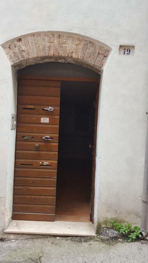 Via Della Posterna Lägenhet Spoleto Exteriör bild